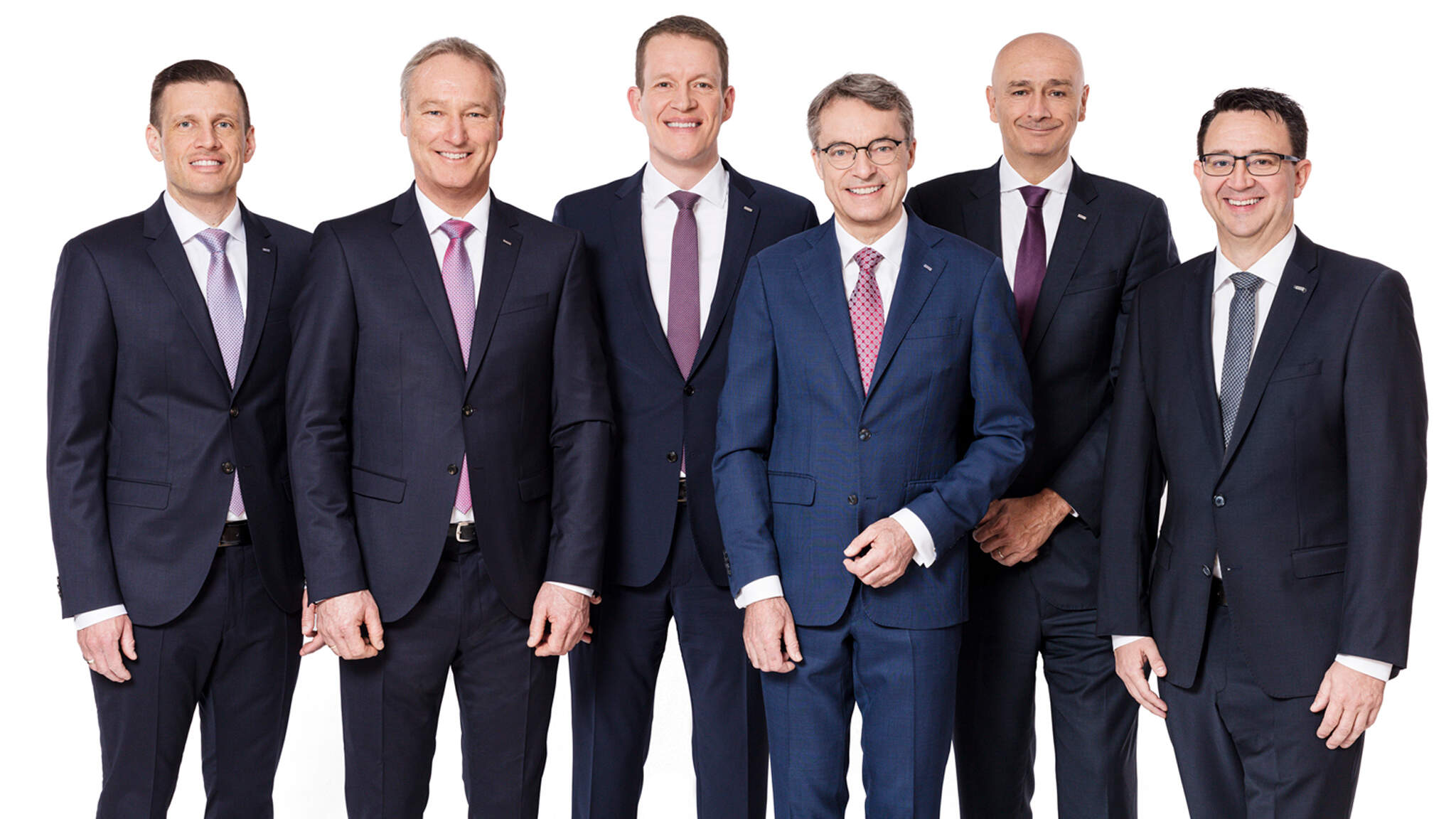 v.l.n.r: Alexander Tonn, Managing Director European Logistics Germany (ab 1.1.2021 COO Road Logistics), Michael Schilling, COO Road Logistics; Burkhard Eling, CFO (ab 1.1.2021 CEO); Bernhard Simon, CEO; Edoardo Podestà, COO Air & Sea Logistics; Stefan Hohm, Corporate Director Corporate Solutions, Research & Development 